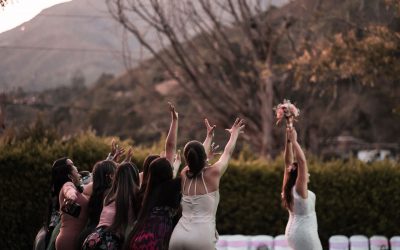 Are couples skipping the garter and bouquet toss?