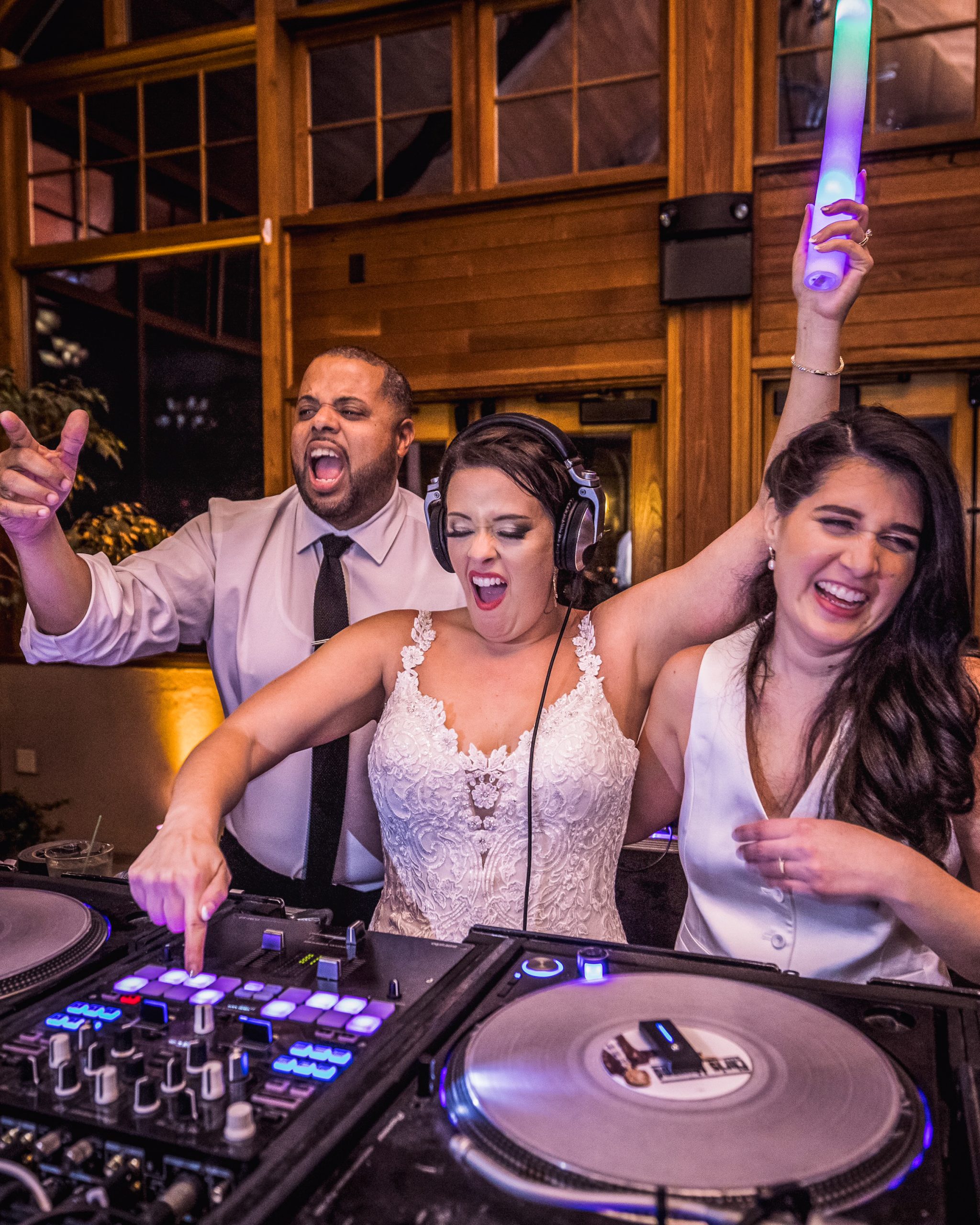 best wedding dj chris atowwd