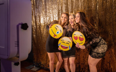 5 Reasons Why It’s Best To Hire a Professional Photo Booth Company!